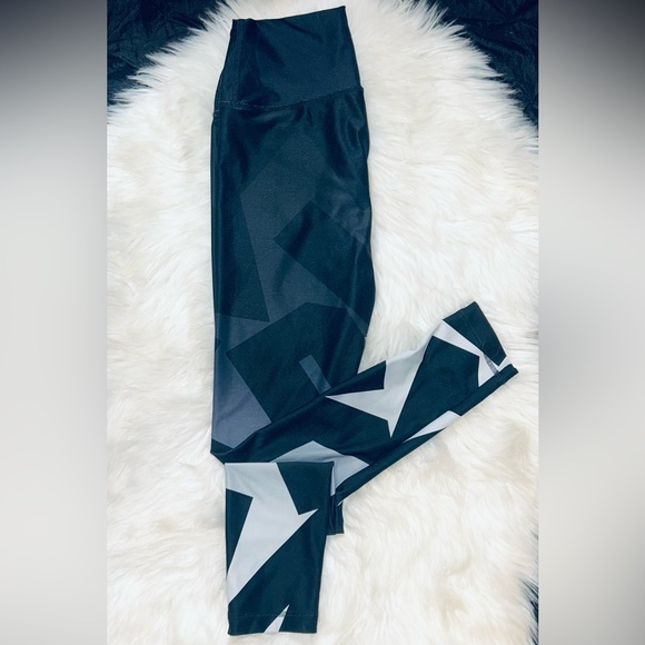 Pink Victoria's Secret Ultimate Legging Tights Pants High Waist Logo Slim Fit M - Picture 5 of 12